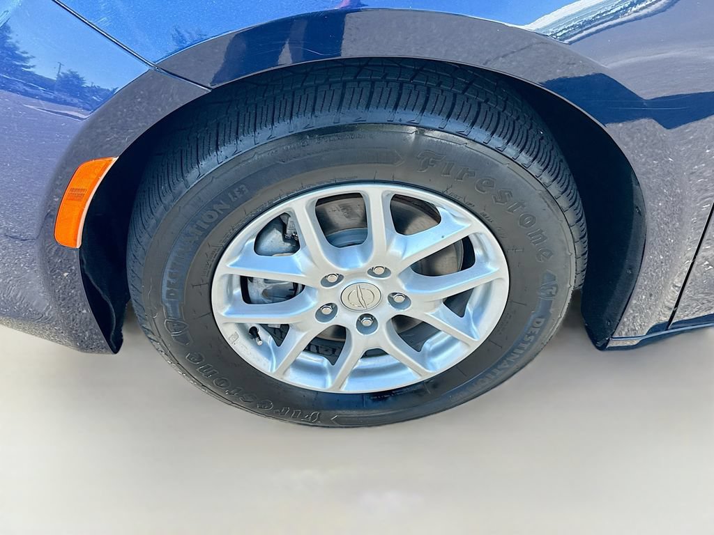 Used 2017 Chrysler Pacifica Touring FWD image 31