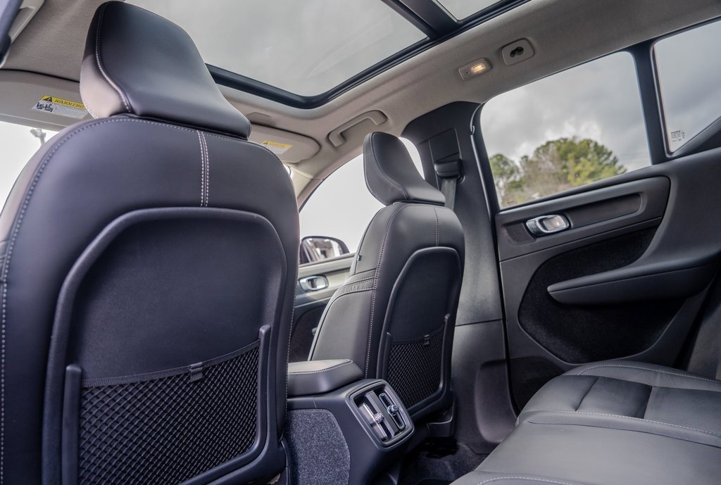 Used 2025 Volvo XC40 B5 Plus image 20