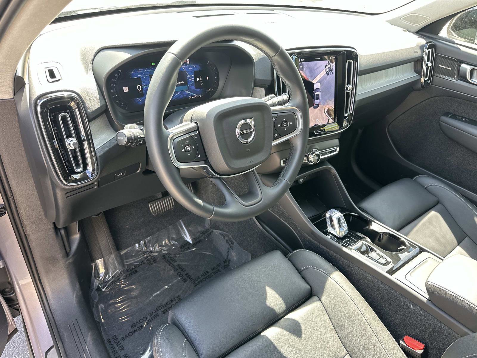 Certified 2026 Volvo XC40 B5 Ultra w/ Climate Package AWD/4WD image 9