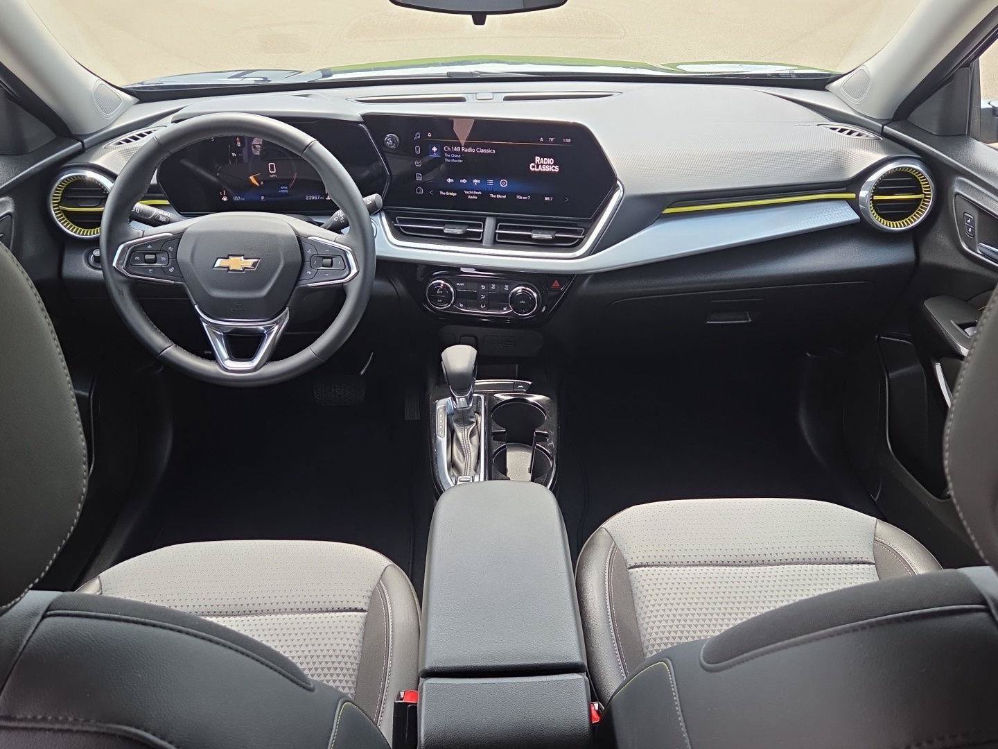 Used 2024 Chevrolet Trax LT w/ LT Convenience Package FWD image 14