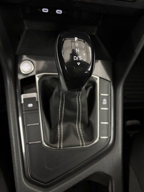 Used 2022 Volkswagen Tiguan SE image 25