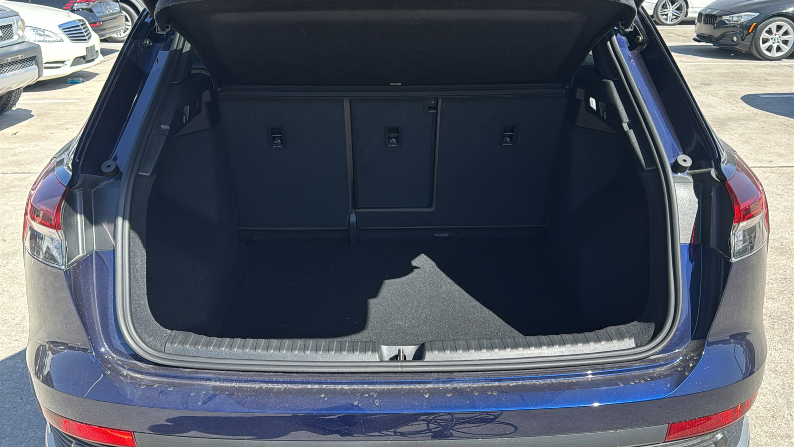 Used 2026 Audi Q4 e-tron Premium w/ Convenience Package image 24