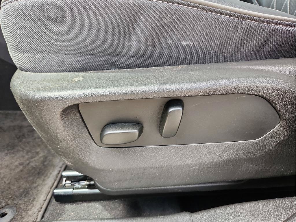 Used 2023 Buick Envision Avenir FWD image 13