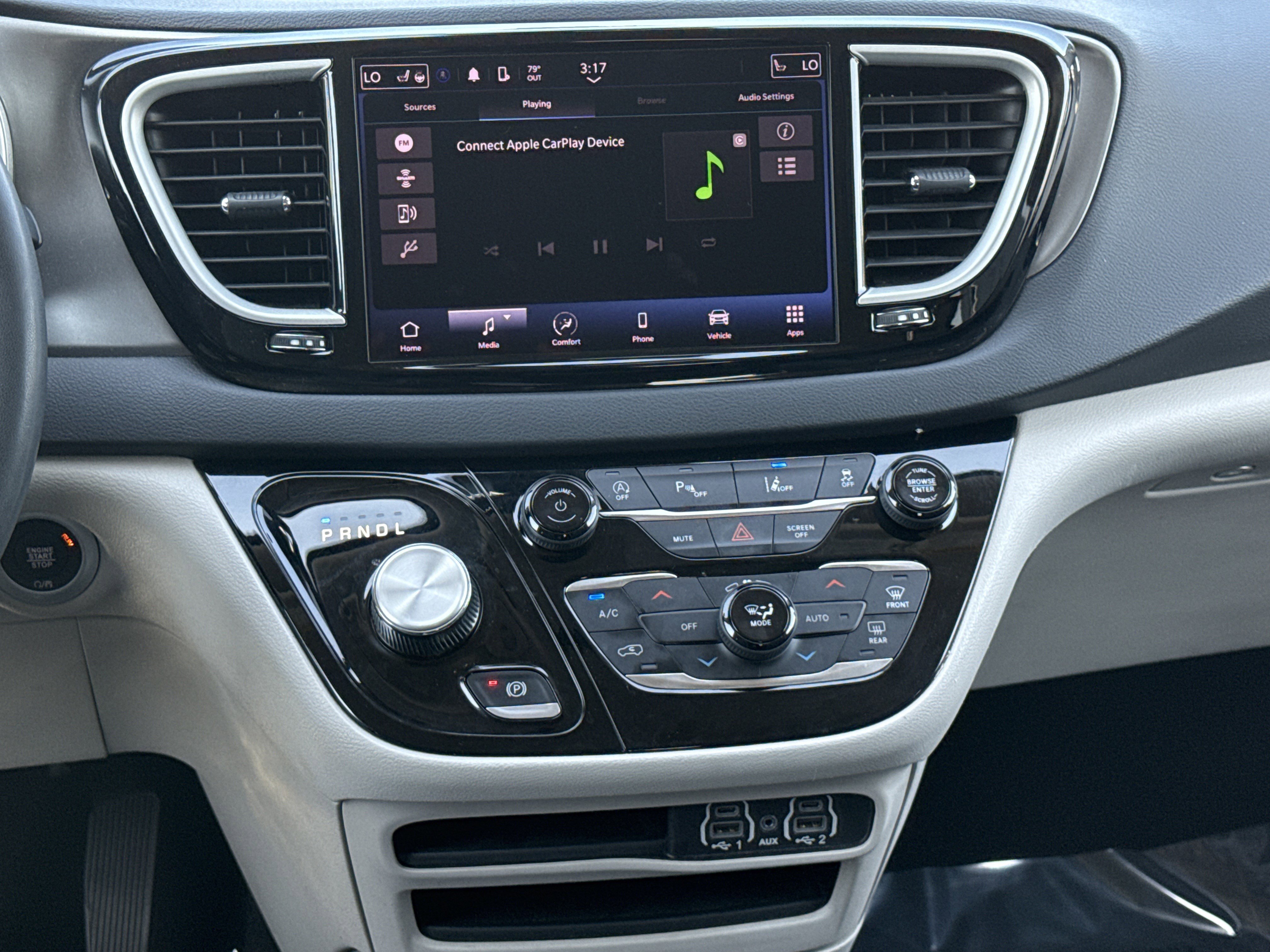 Used 2023 Chrysler Pacifica Touring-L FWD image 27