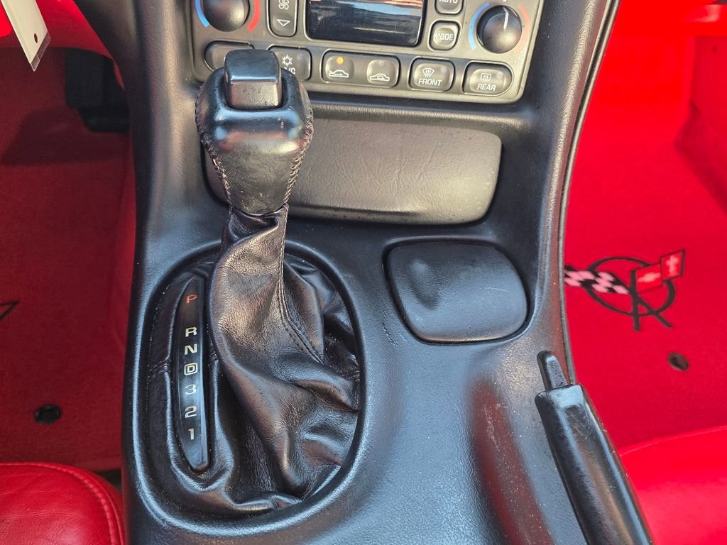 Used 2004 Chevrolet Corvette Coupe w/ Preferred Equipment Group image 29