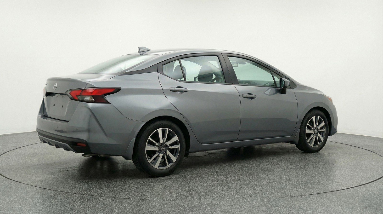 Used 2025 Nissan Versa SV image 9