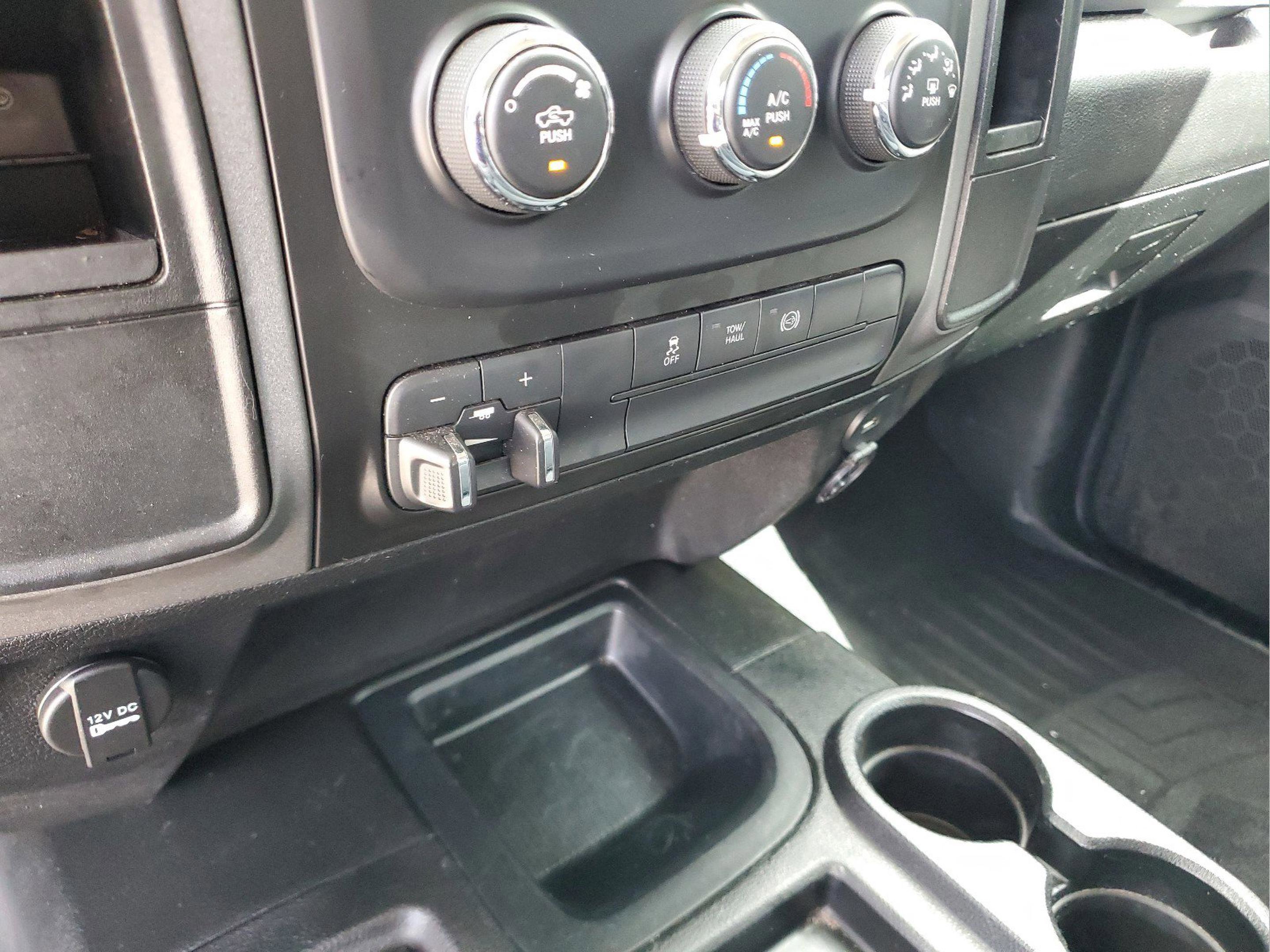 Used 2018 RAM 2500 Tradesman w/ Chrome Appearance Group image 23