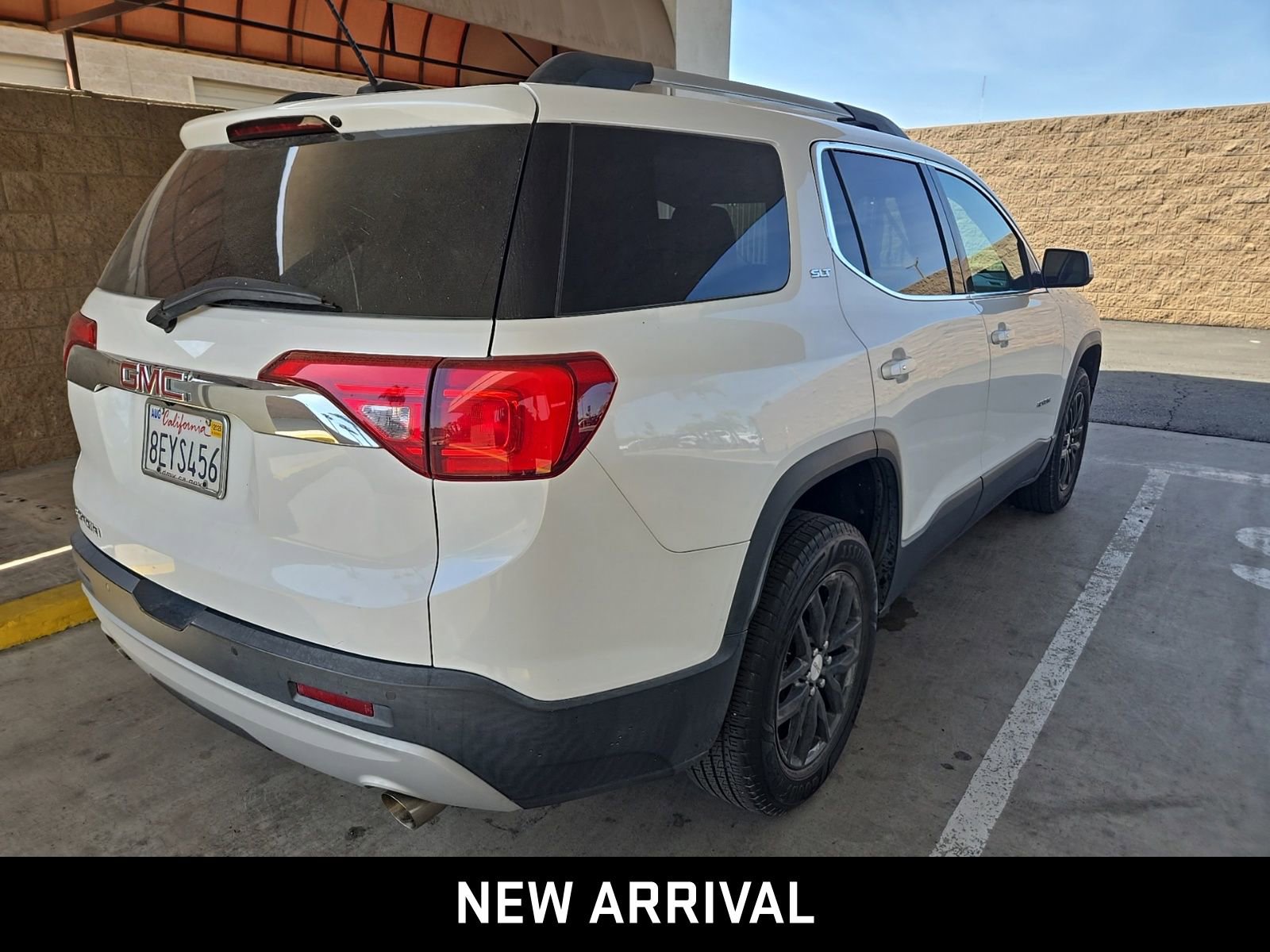 Used 2018 GMC Acadia SLT w/ LPO, Cargo Package image 4