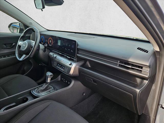 Used 2025 Hyundai Kona SEL FWD image 21