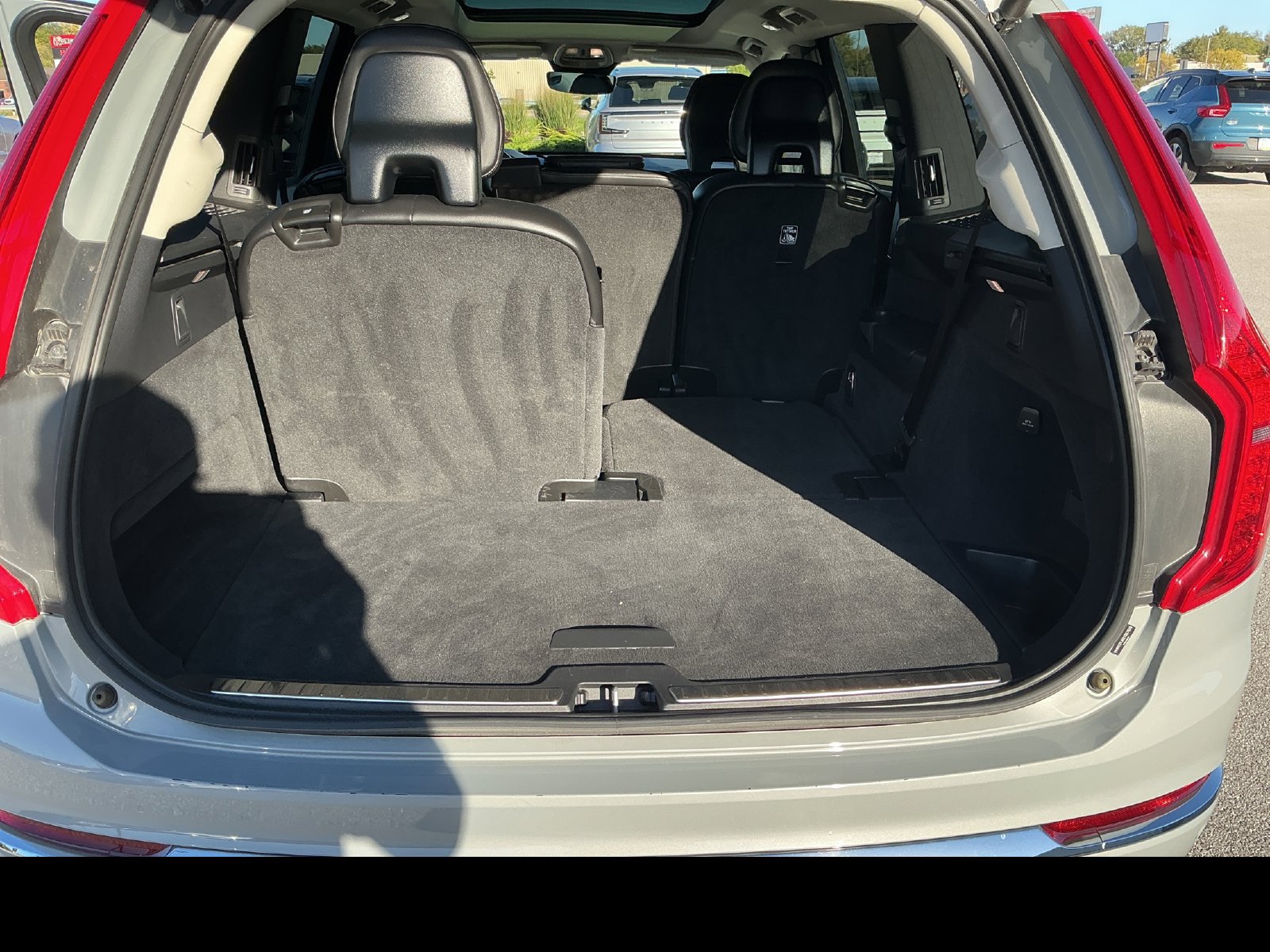 Certified 2025 Volvo XC90 B5 Core AWD/4WD image 22