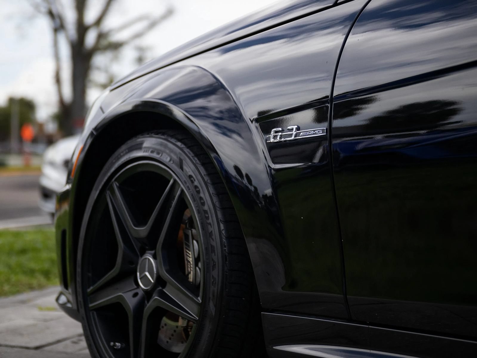 Used 2012 Mercedes-Benz C 63 AMG Coupe w/ Comand Single Disc Pkg image 8