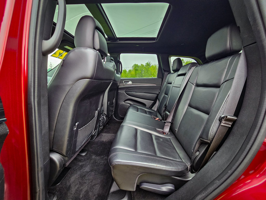 Used 2022 Jeep Grand Cherokee Limited w/ Tech Group AWD/4WD image 45