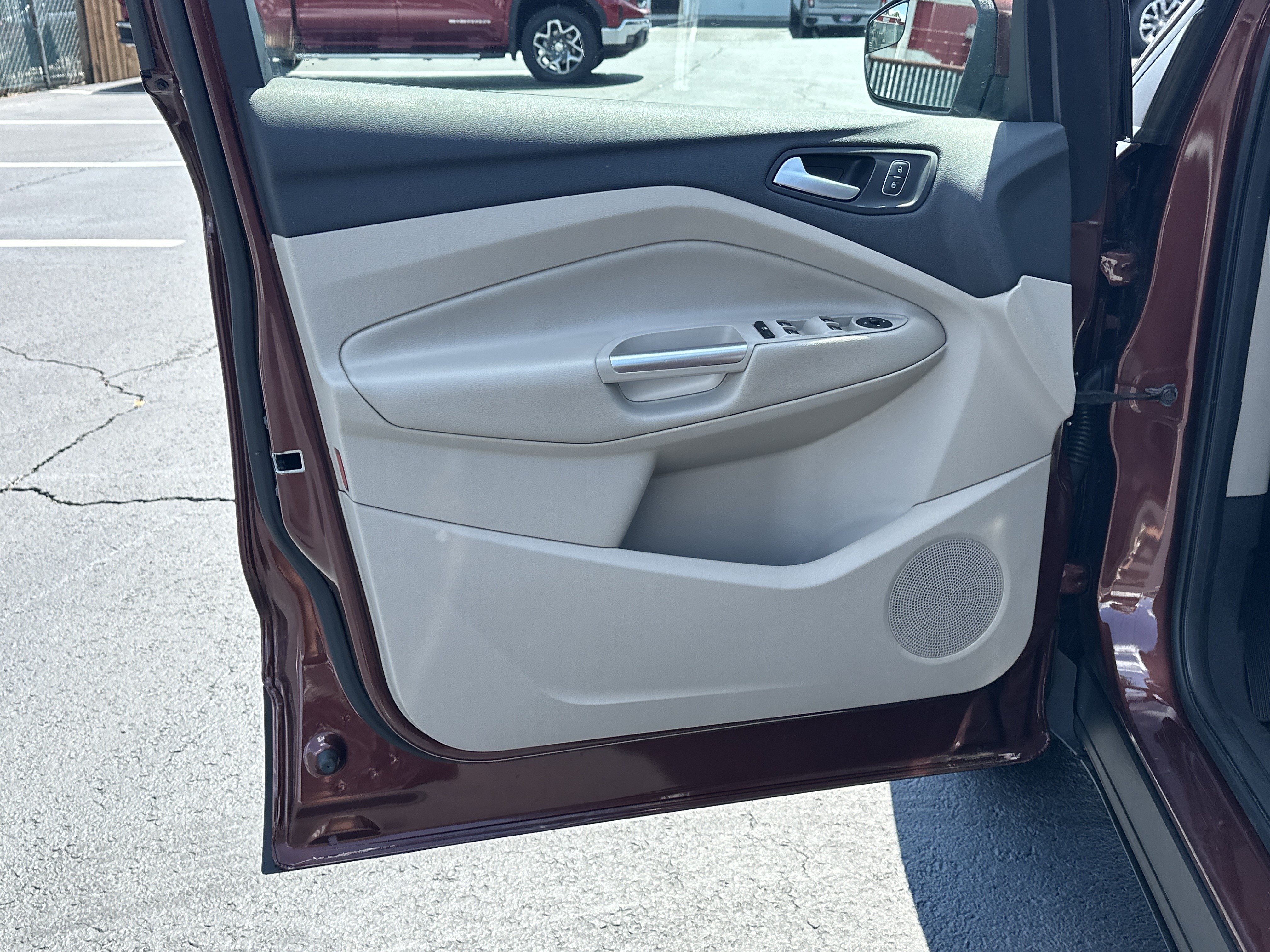 Used 2018 Ford Escape SE FWD image 10