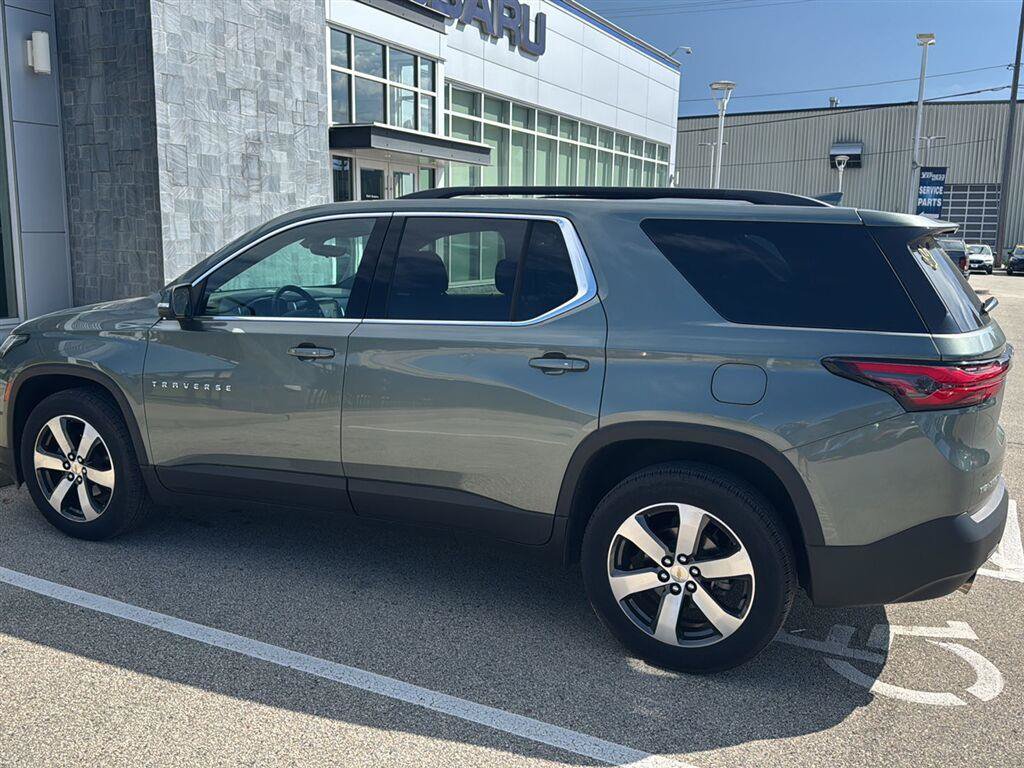 Used 2023 Chevrolet Traverse LT w/ LT Premium Package AWD/4WD image 10