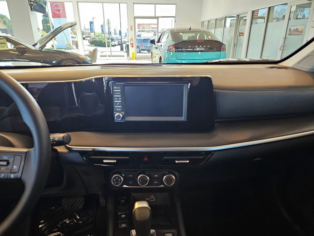 Certified 2025 Nissan Kicks S AWD/4WD image 18