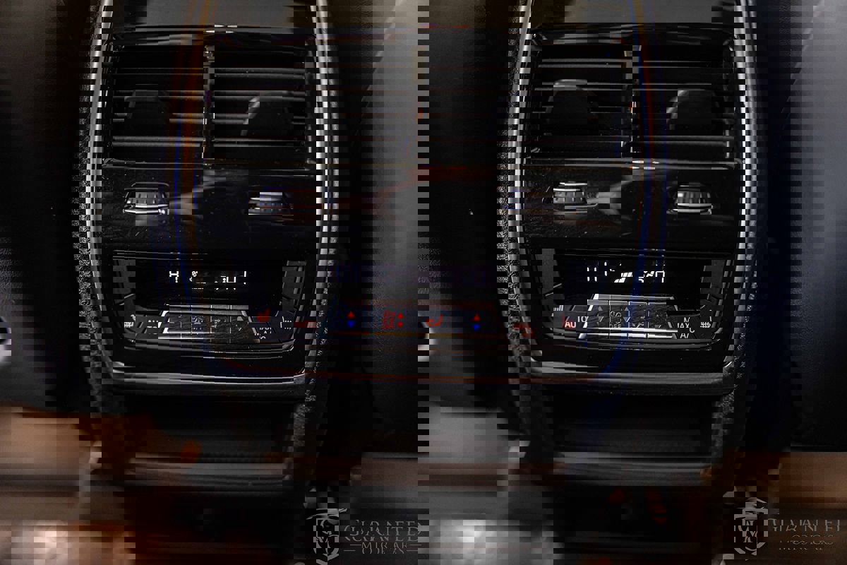 Used 2025 BMW X6 M Competition w/ Executive Package image 36