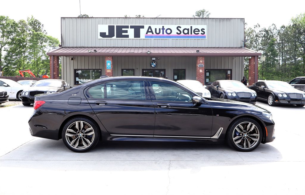 Used 2018 BMW M760i xDrive AWD/4WD image 8