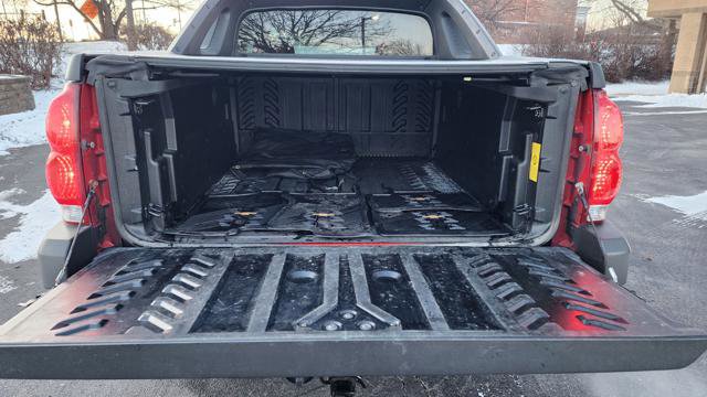 Used 2003 Chevrolet Avalanche 4x4 w/ Suspension Package, Off-Road image 14