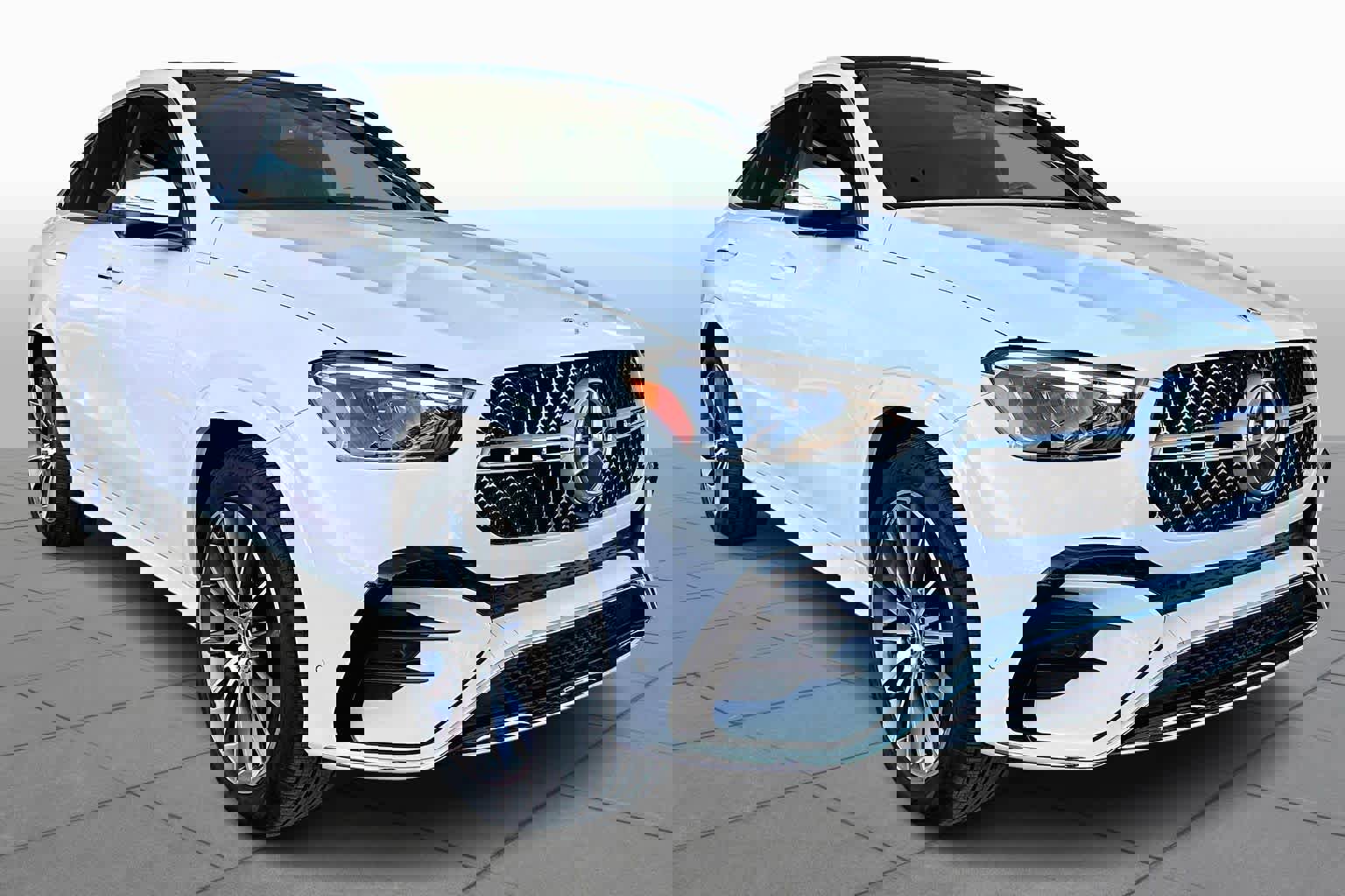 Used 2025 Mercedes-Benz GLE 450 4MATIC Coupe image 2