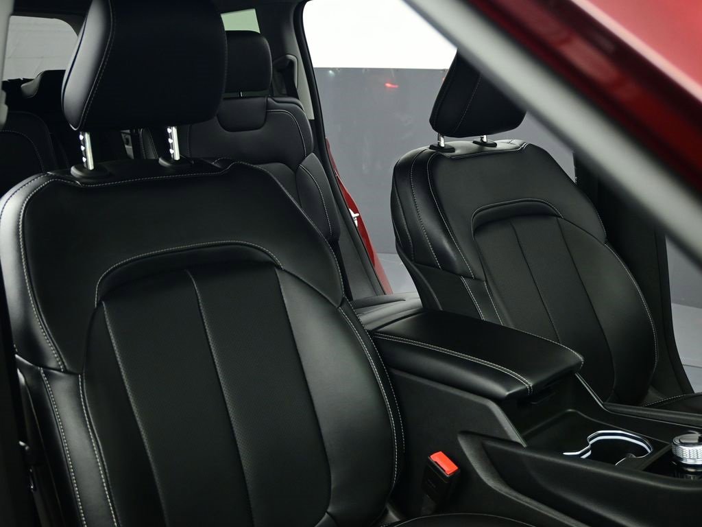 Used 2024 Jeep Grand Cherokee L Limited w/ Luxury Tech Group II image 25