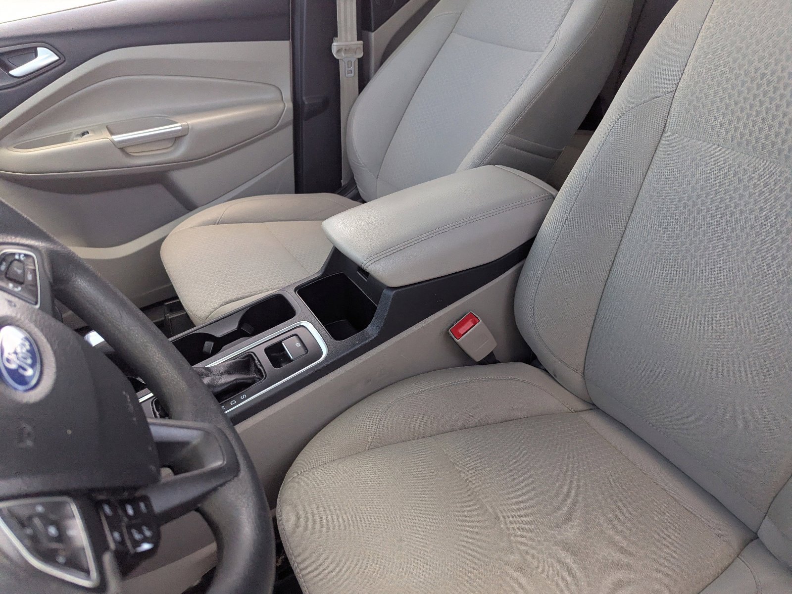 Used 2017 Ford Escape SE w/ Equipment Group 201A image 17