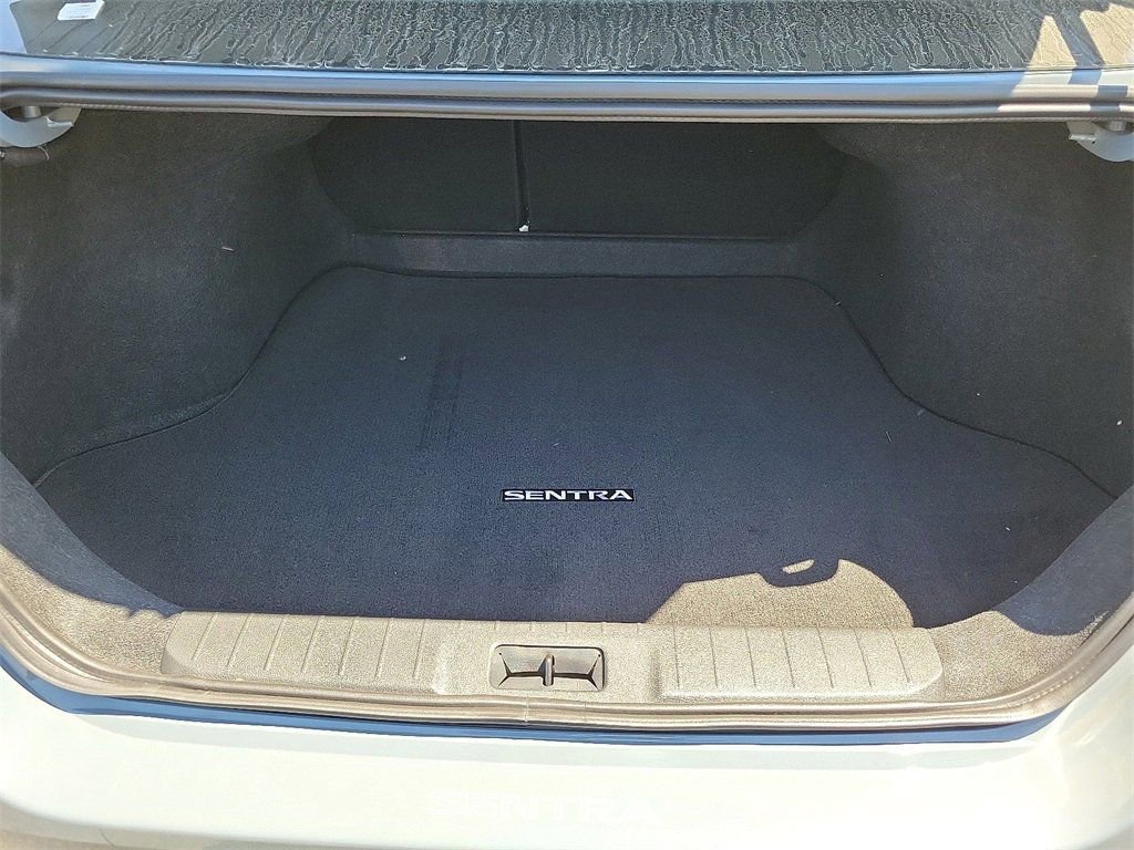 New 2025 Nissan Sentra SR image 13