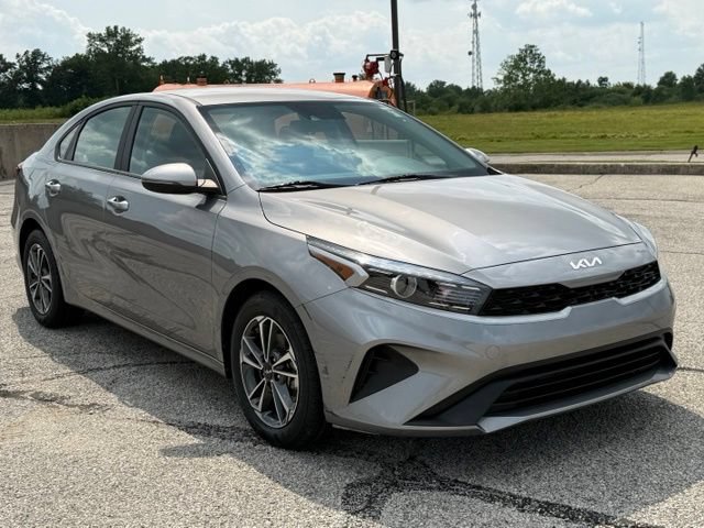 Used 2024 Kia Forte LXS w/ LXS Technology Package FWD image 9