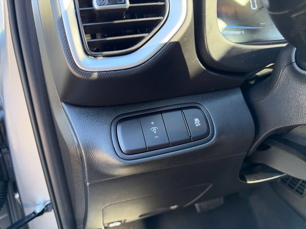 Certified 2026 Hyundai Venue SEL FWD image 14