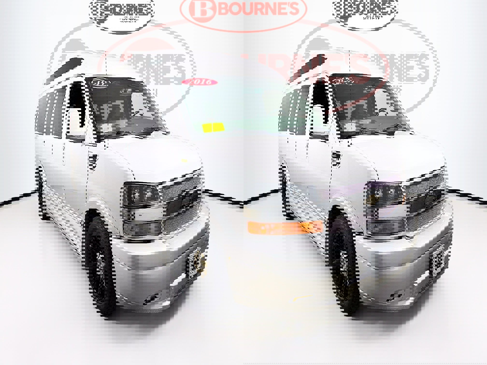 Used 2016 Chevrolet Express 2500 image 1