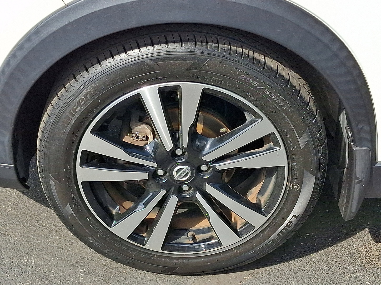 Used 2018 Nissan Kicks SR w/ Premium Package FWD image 9
