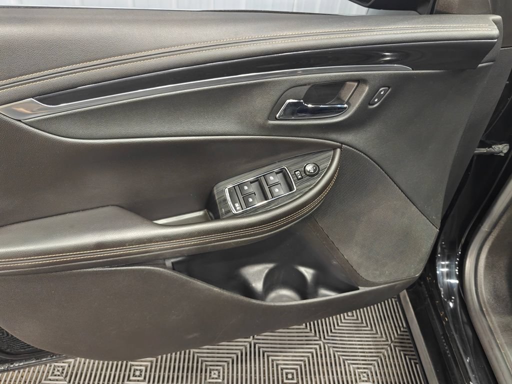 Used 2018 Chevrolet Impala LT FWD image 39