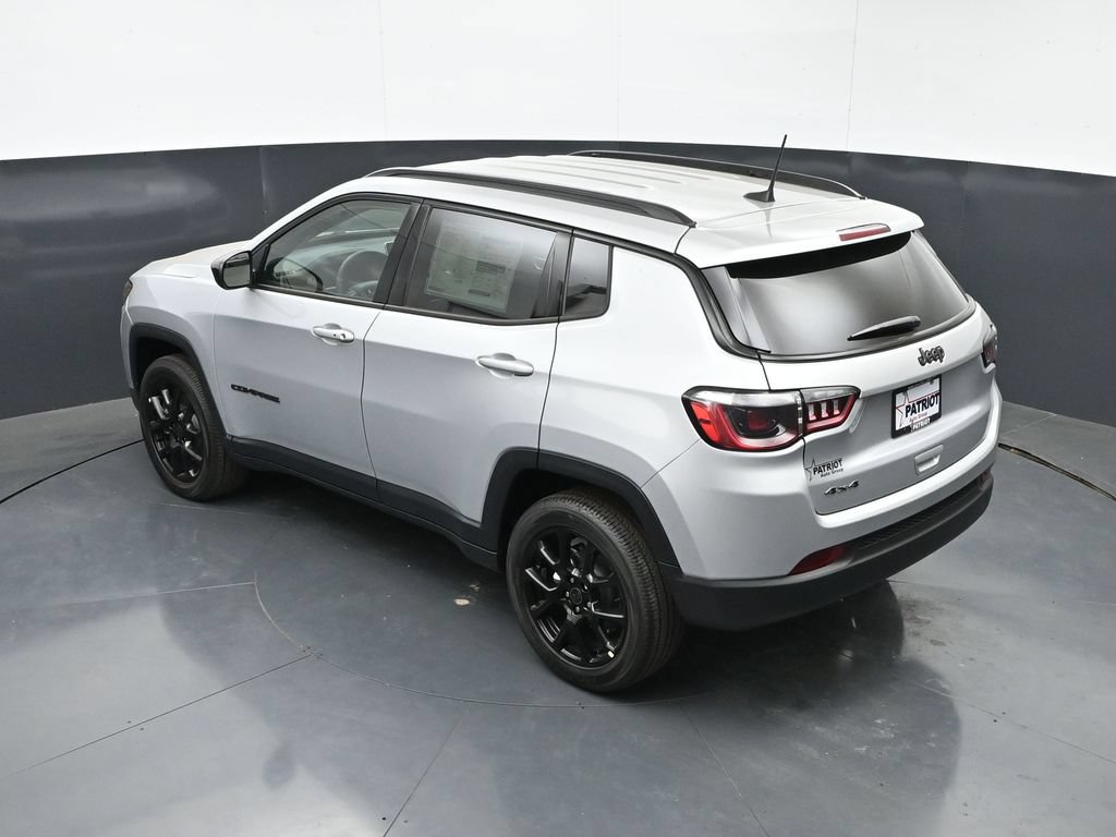New 2026 Jeep Compass Latitude AWD/4WD image 32