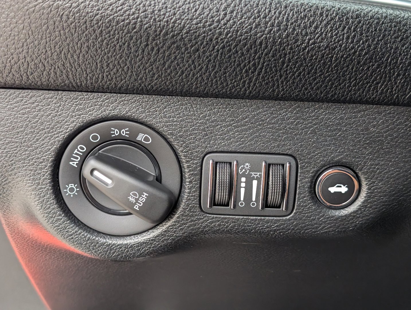 Used 2018 Dodge Challenger GT w/ GT Interior Package AWD/4WD image 21