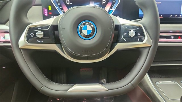 Used 2025 BMW i7 eDrive50 image 42