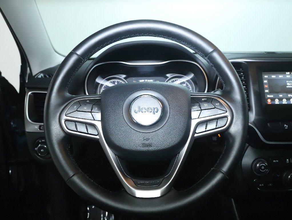 Used 2019 Jeep Cherokee Latitude Plus w/ Cold Weather Group AWD/4WD image 21