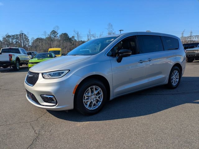 New 2026 Chrysler Pacifica Select image 8