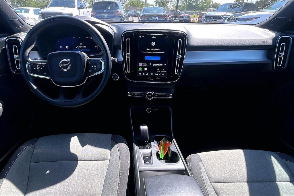 Used 2025 Volvo XC40 B5 Core AWD/4WD image 18
