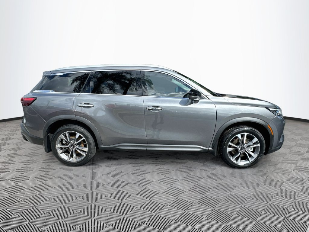 Certified 2023 INFINITI QX60 Luxe w/ Vision Package FWD image 5