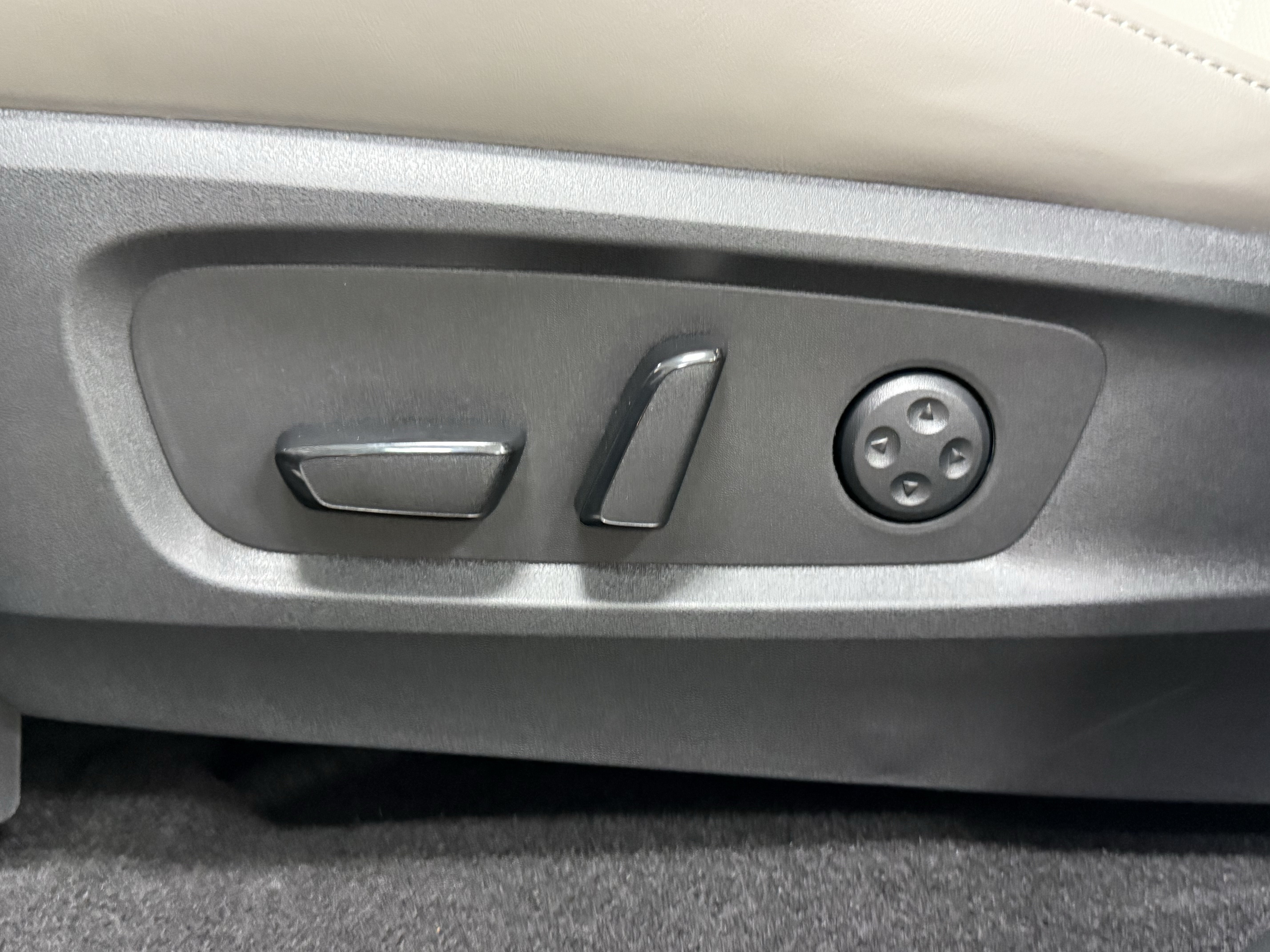 Certified 2027 INFINITI QX60 Luxe w/ Cargo Package FWD image 29