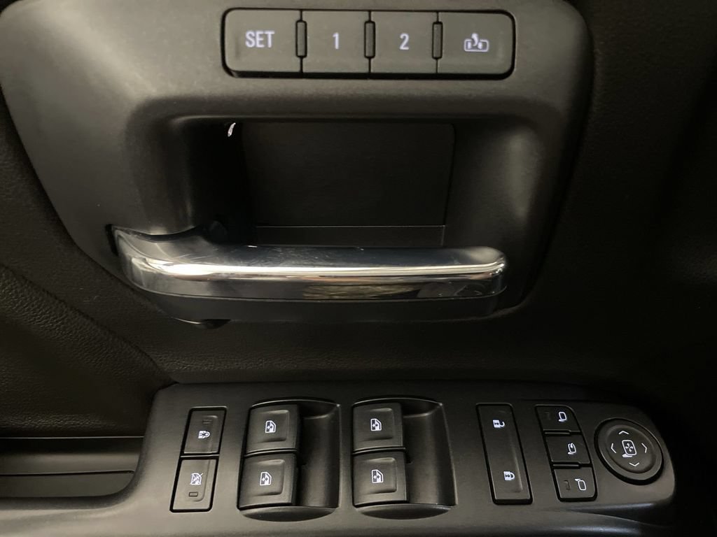 Used 2018 GMC Sierra 2500 Denali w/ Duramax Plus Package AWD/4WD image 13