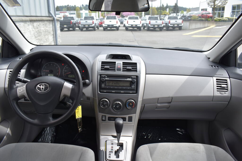 Used 2012 Toyota Corolla LE image 26