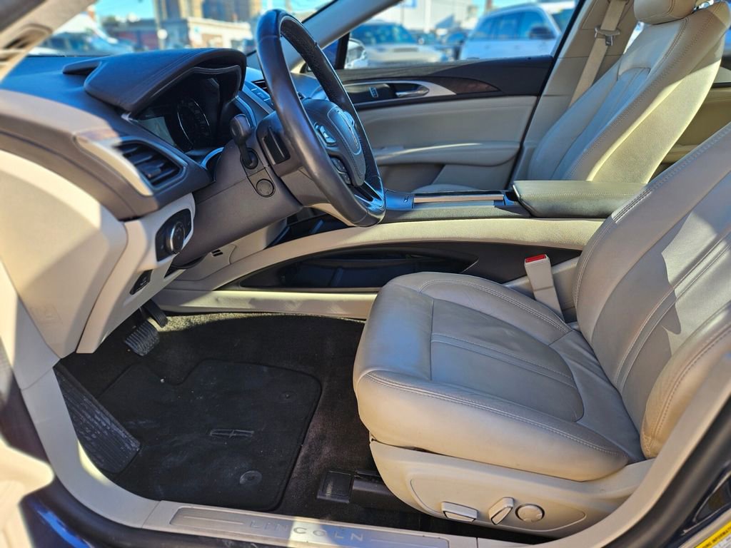 Used 2017 Lincoln MKZ Select w/ Select Plus Package image 16