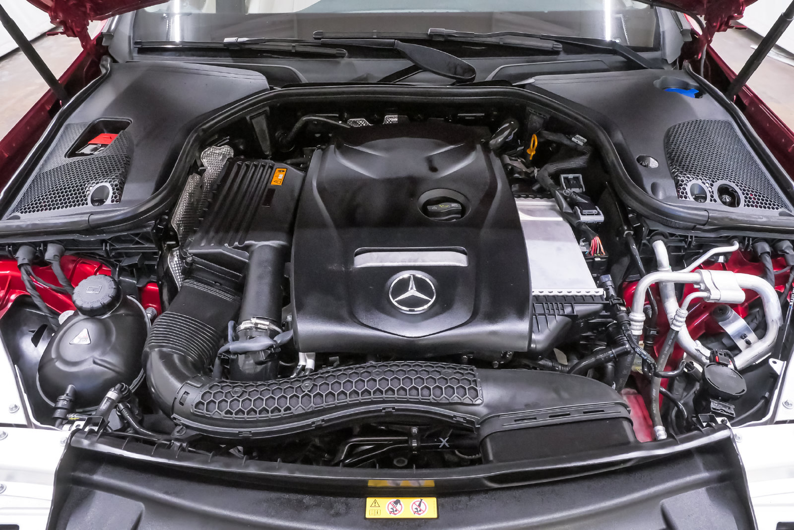 Used 2018 Mercedes-Benz E 300 4MATIC image 32