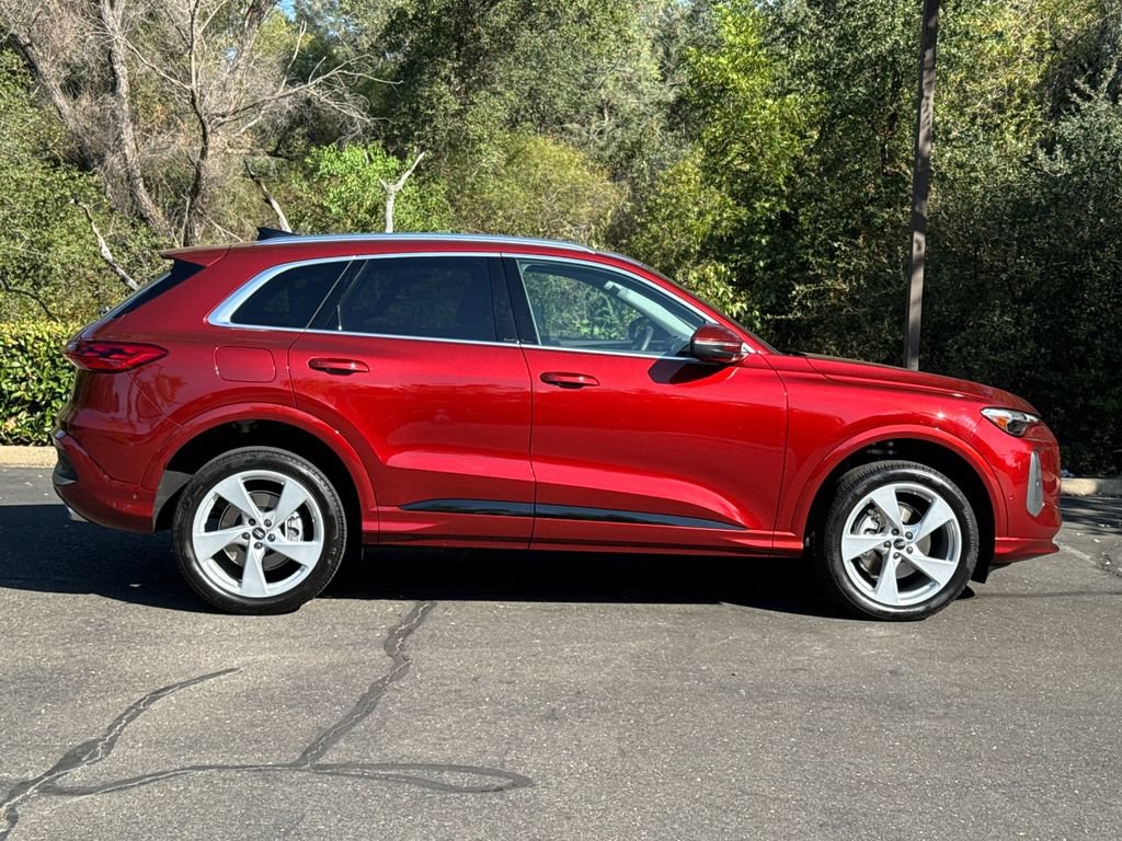 Certified 2025 Audi Q5 Premium w/ Premium Plus AWD/4WD image 4