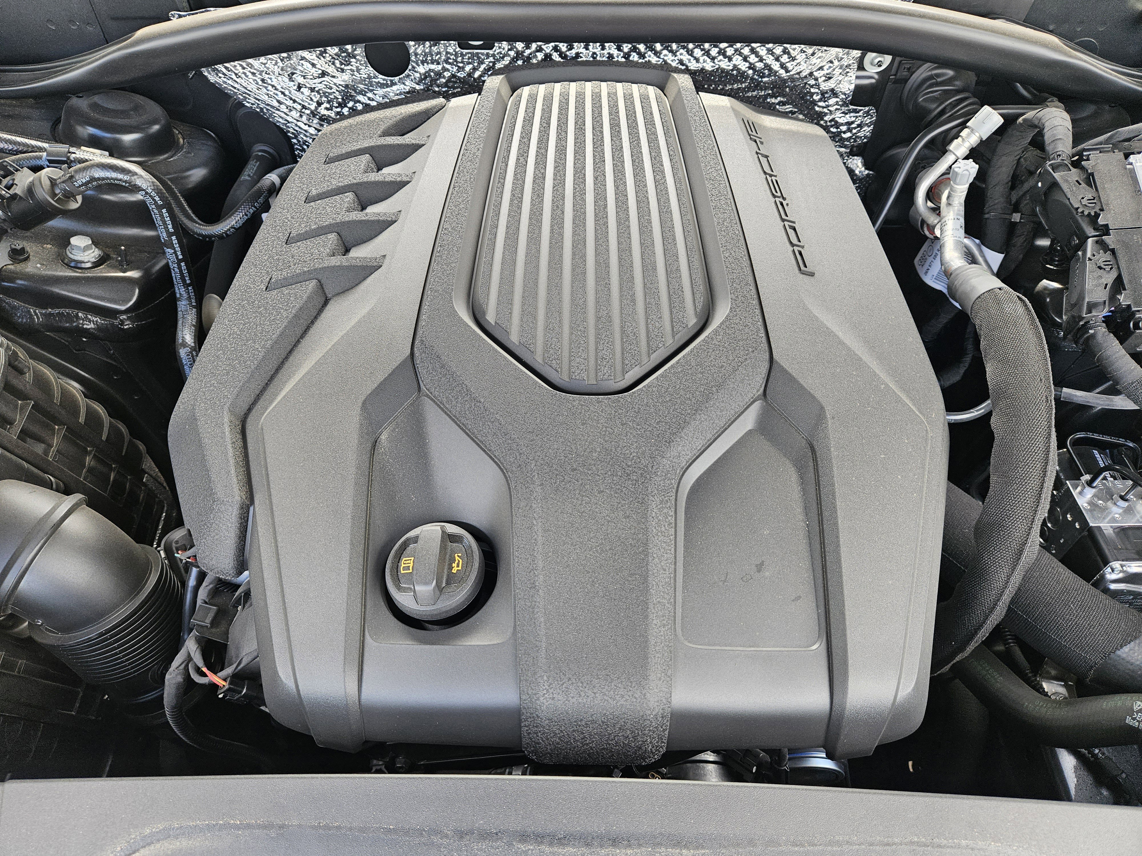 Certified 2025 Porsche Macan image 30