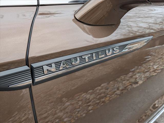 Certified 2022 Lincoln Nautilus Reserve image 10