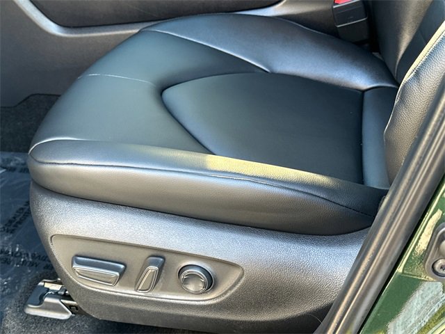 Certified 2025 Toyota Highlander XLE image 24