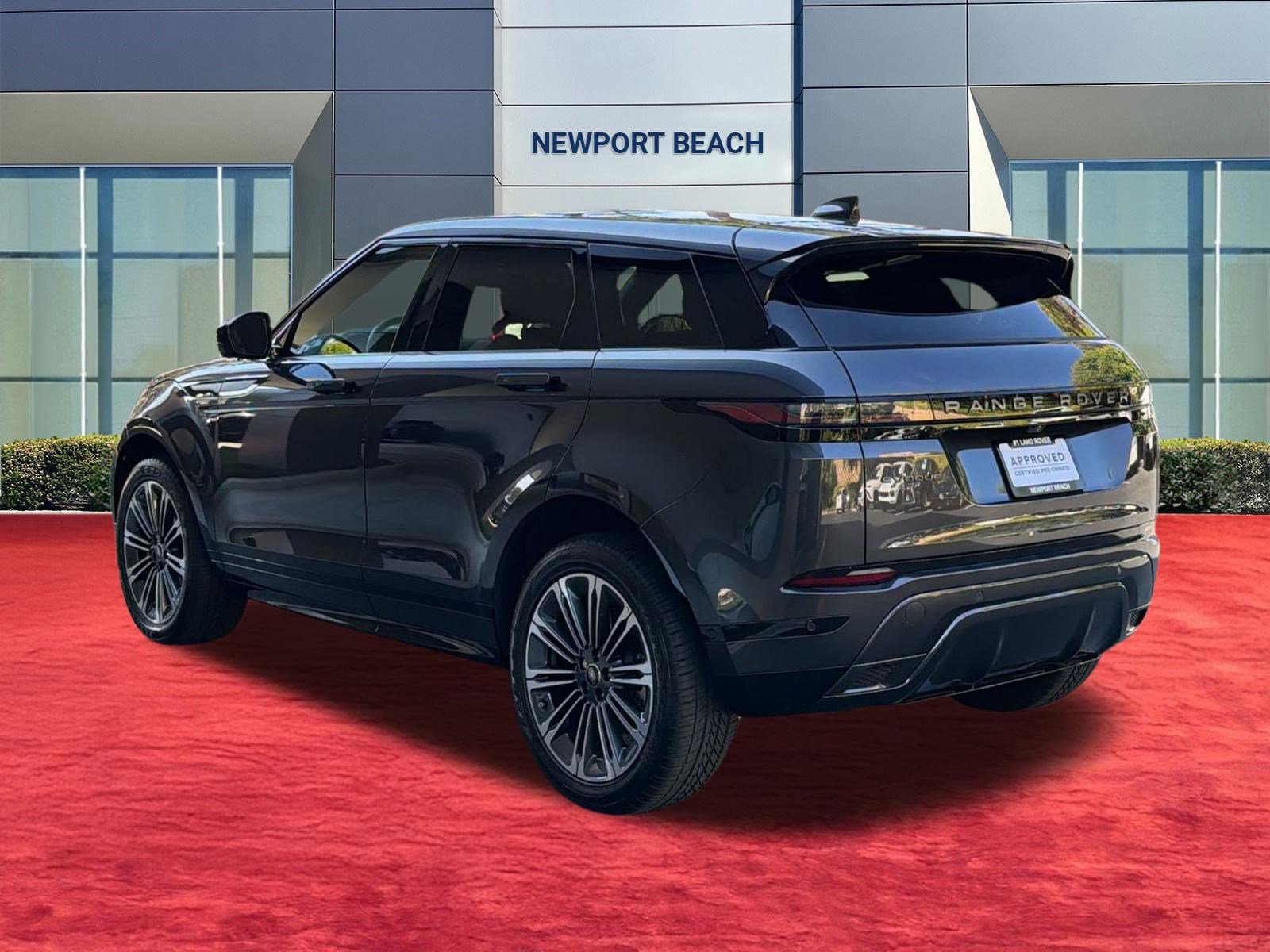 Certified 2026 Land Rover Range Rover Evoque Dynamic SE AWD/4WD image 3