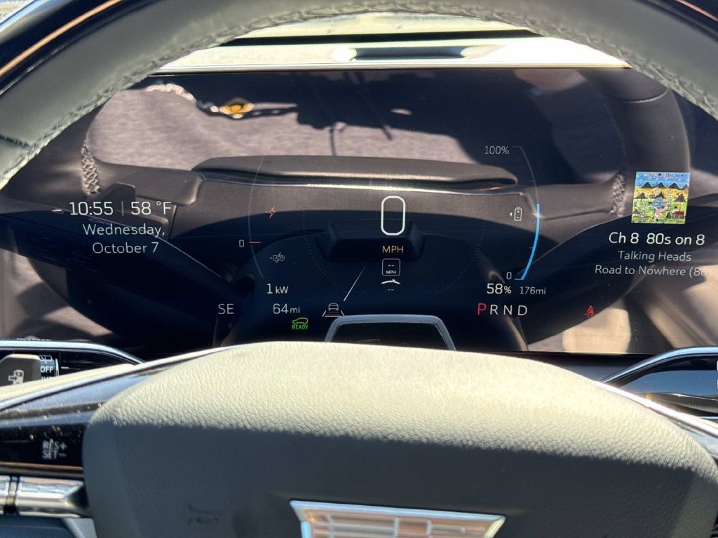 New 2027 Cadillac Vistiq Sport w/ LPO, Floor Liner Package AWD/4WD image 17