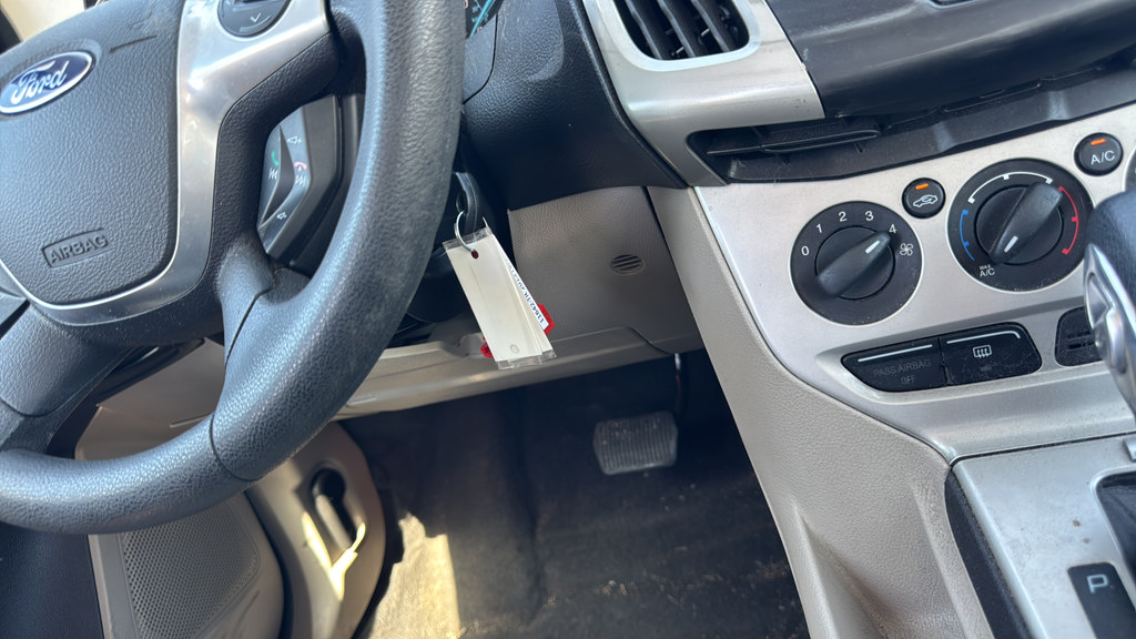Used 2013 Ford Focus SE w/ Super Fuel Economy (SFE) Pkg FWD image 24